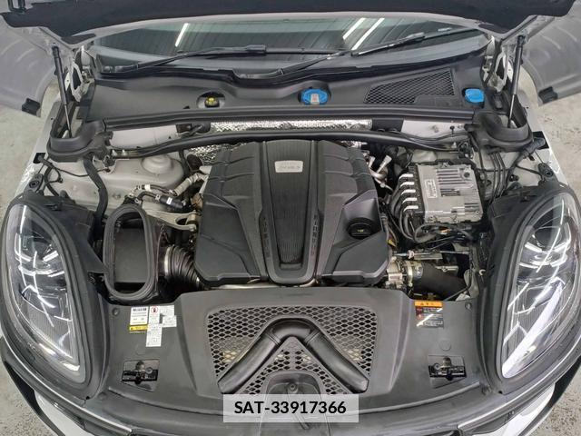 Porsche MACAN 2021-12 7820497-4