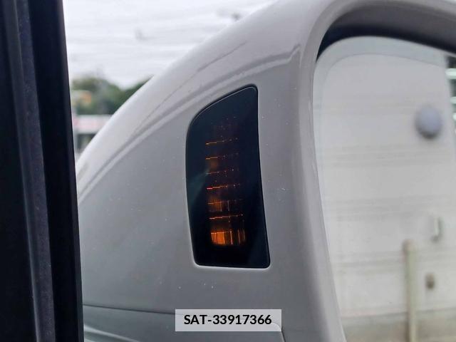 Porsche MACAN 2021-12 7820497-5