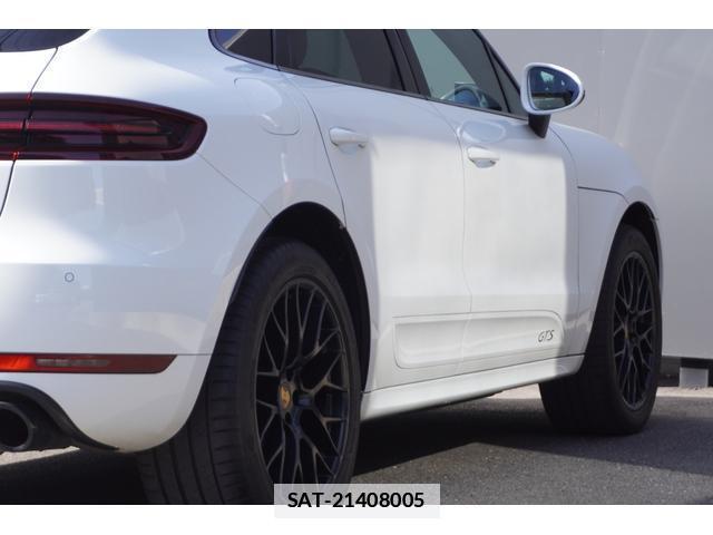 Porsche MACAN 2017-03 7820592-10