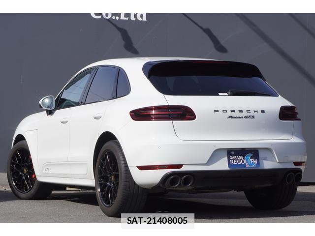 Porsche MACAN 2017-03 7820592-11