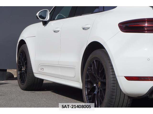 Porsche MACAN 2017-03 7820592-13