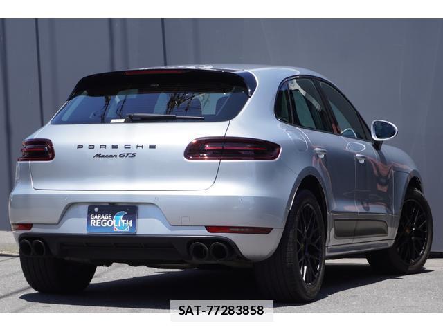 Porsche MACAN 2016-06 7820596-7