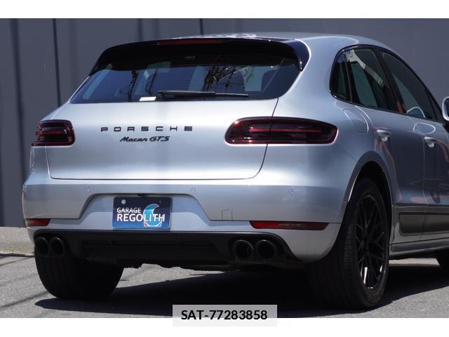 Porsche MACAN 2016-06 7820596-8