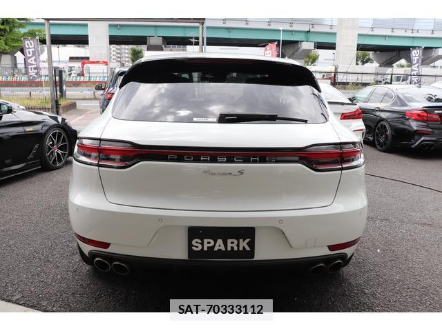 Porsche MACAN 2020-03 7823337-10