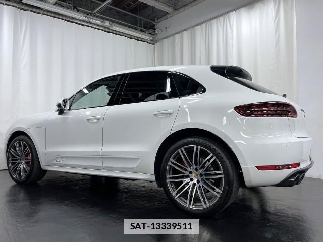 Porsche MACAN 2016-08 7823350-12