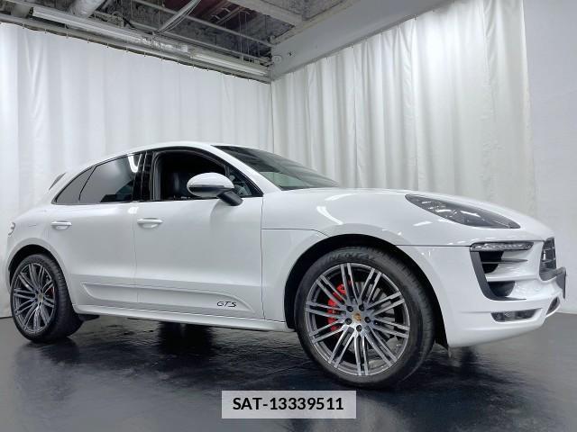 Porsche MACAN 2016-08 7823350-3
