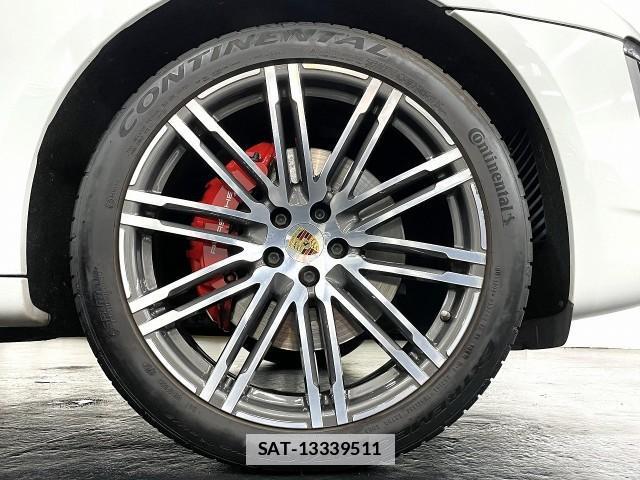 Porsche MACAN 2016-08 7823350-8