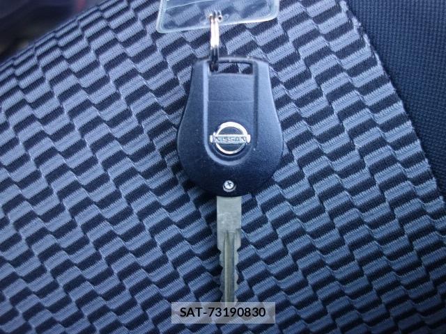 Nissan MARCH 2018-10 7813179-9