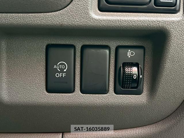 Nissan MARCH 2013-07 7813864-2
