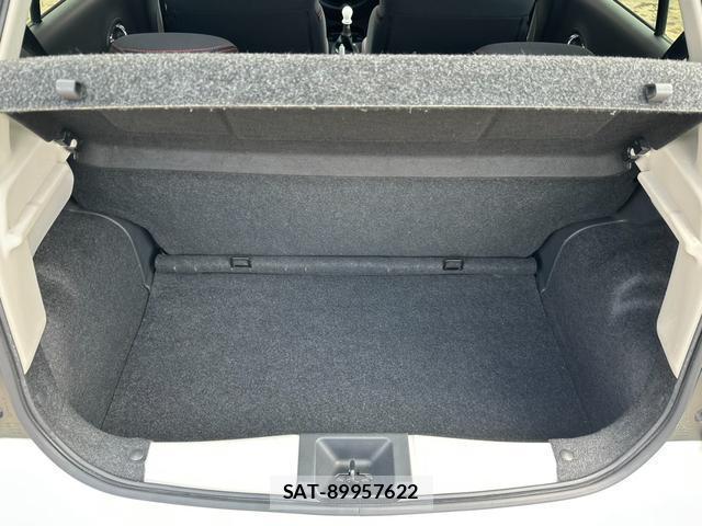 Nissan MARCH 2019-04 7819775-9