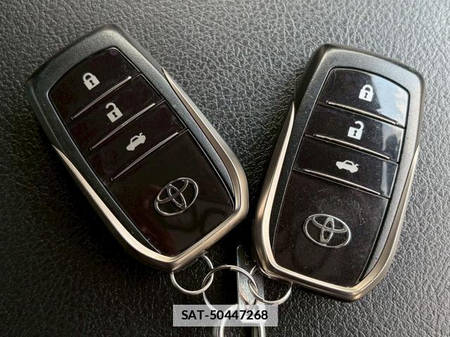 Toyota MARK X 2014-11 7814839-11