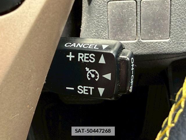 Toyota MARK X 2014-11 7814839-16