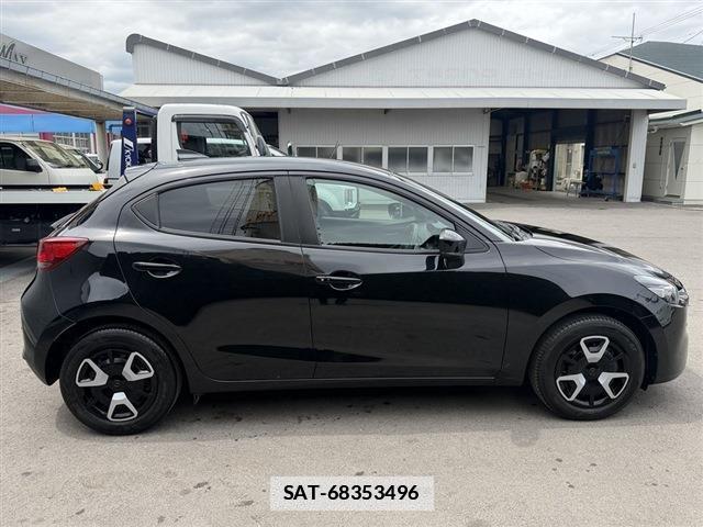 Mazda MAZDA2 2024-02 7814357-3