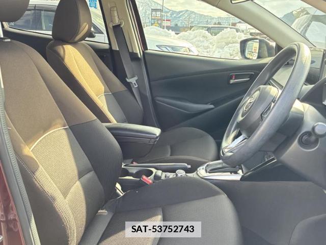 Mazda MAZDA2 2022-03 7821979-3