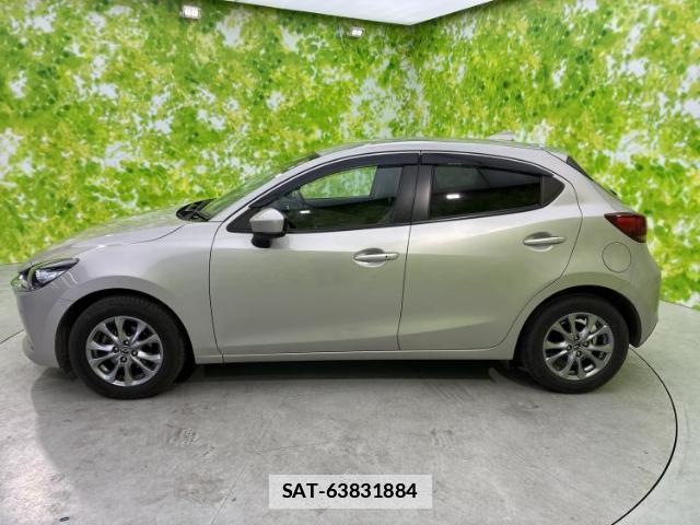 Mazda MAZDA2 2022-02 7822460-1