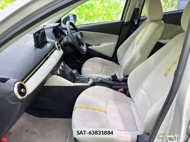 Mazda MAZDA2 2022-02 7822460-5
