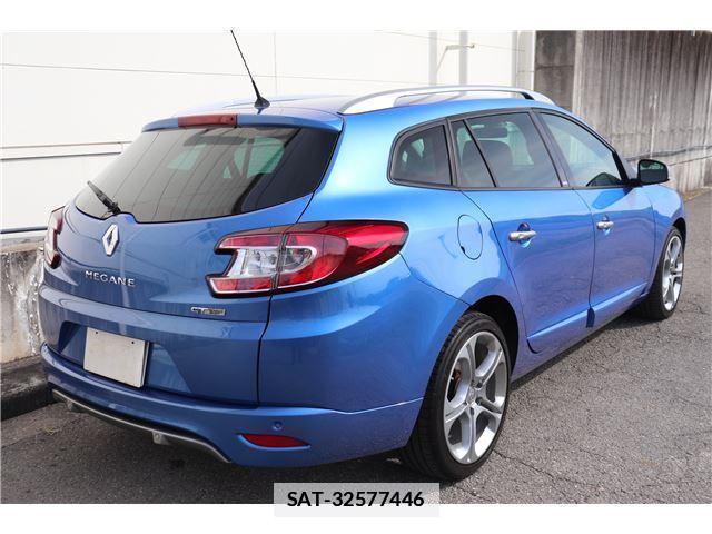 Renault MEGANE ESTATE 2015-02 7817160-1