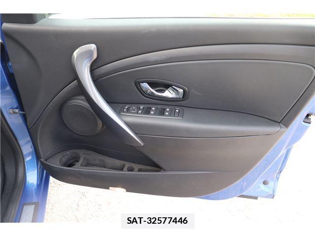 Renault MEGANE ESTATE 2015-02 7817160-11