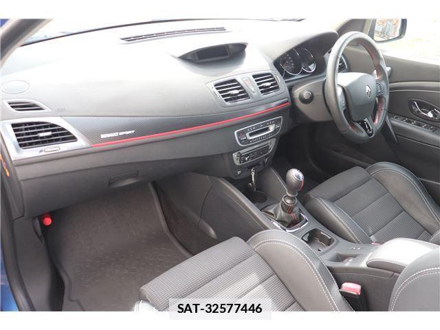 Renault MEGANE ESTATE 2015-02 7817160-2