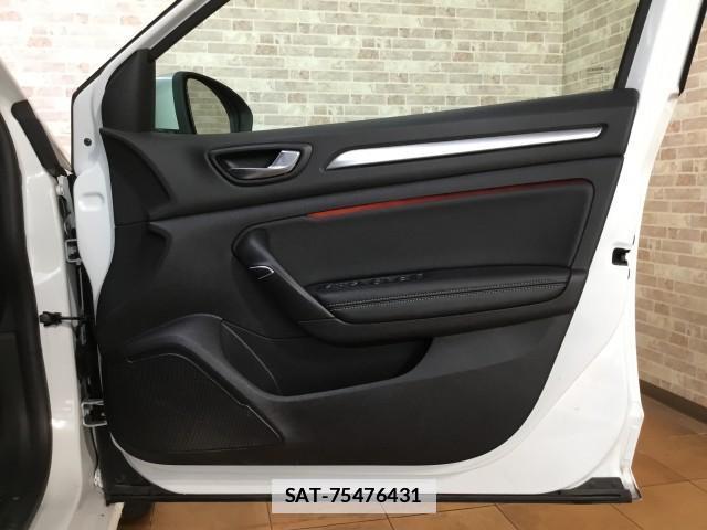 Renault MEGANE 2021-09 7817818-19
