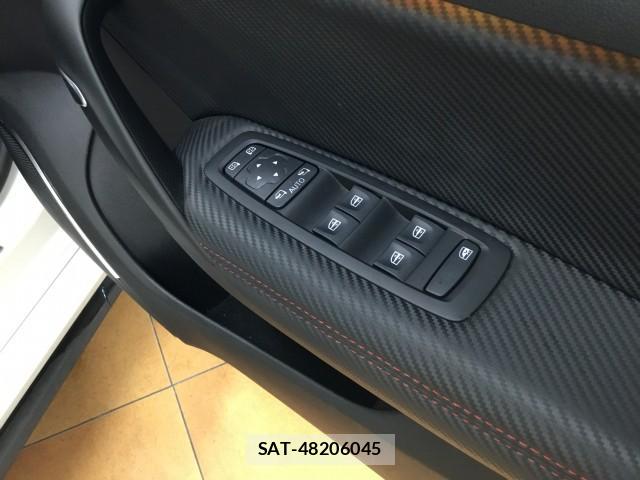 Renault MEGANE 2019-05 7817831-17
