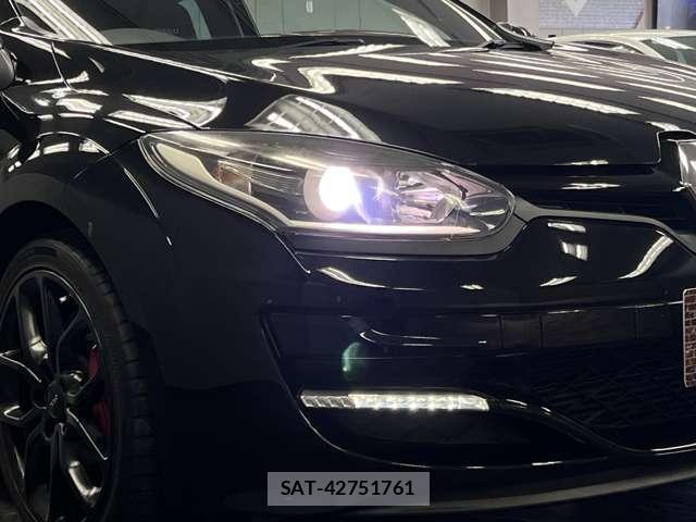 Renault MEGANE 2015-01 7823296-13