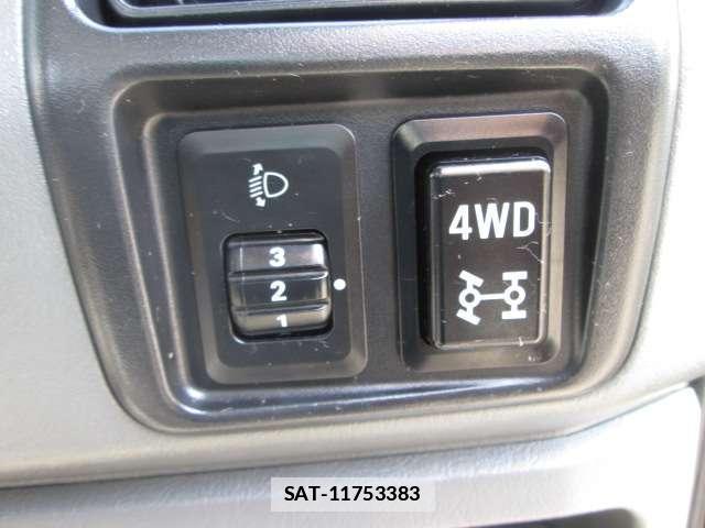 Mitsubishi MINICAB TRUCK 2006-08 7811526-11