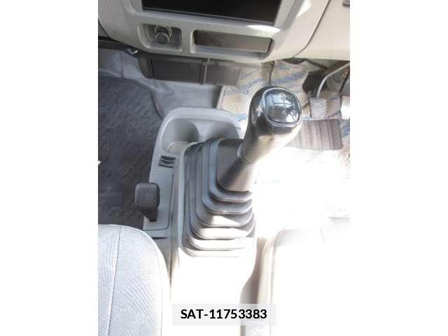 Mitsubishi MINICAB TRUCK 2006-08 7811526-9