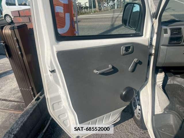 Mitsubishi MINICAB TRUCK 2004-06 7813613-14