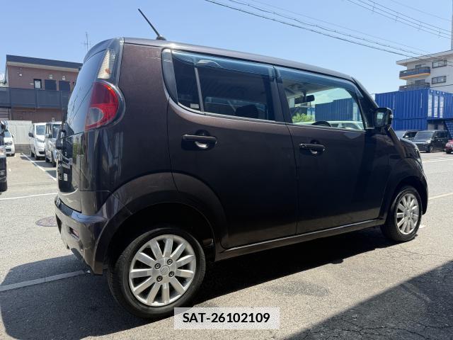 Nissan MOCO 2011-06 7815297-2
