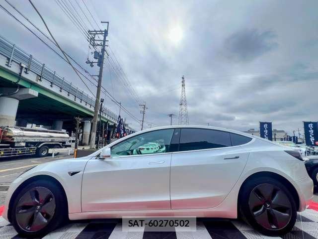 Tesla MODEL 3 2019-12 7820713-7