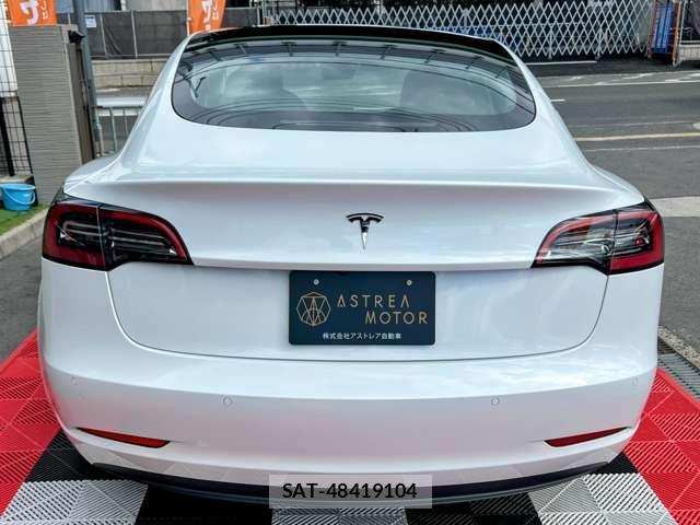 Tesla MODEL 3 2022-06 7820717-10