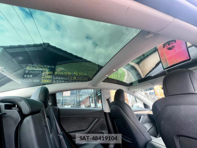 Tesla MODEL 3 2022-06 7820717-17