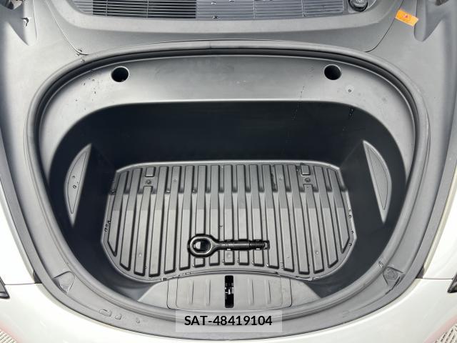 Tesla MODEL 3 2022-06 7820717-19