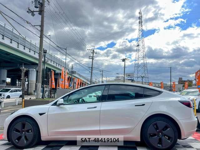 Tesla MODEL 3 2022-06 7820717-7
