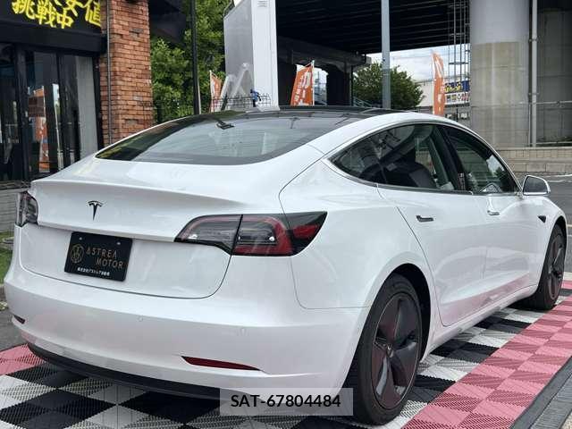 Tesla MODEL 3 2019-12 7820720-2