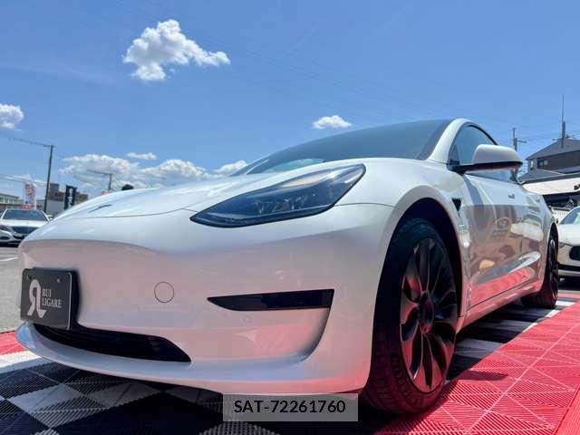 Tesla MODEL 3 2021-12 7820725-13