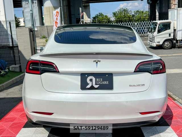 Tesla MODEL 3 2019-12 7820726-10
