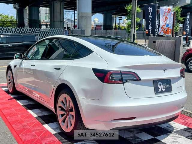 Tesla MODEL 3 2022-03 7820727-11
