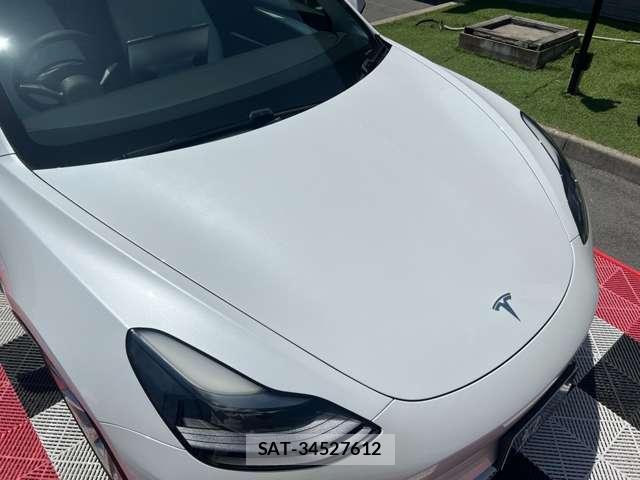 Tesla MODEL 3 2022-03 7820727-15