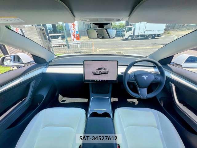 Tesla MODEL 3 2022-03 7820727-18