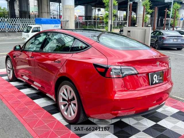 Tesla MODEL 3 2021-12 7820728-10