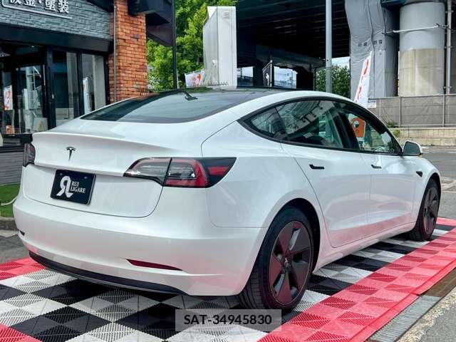 Tesla MODEL 3 2021-07 7820729-9