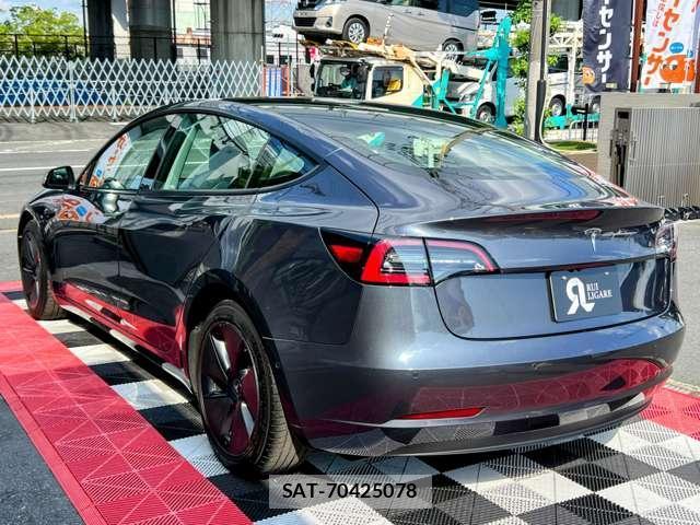 Tesla MODEL 3 2021-12 7820730-11