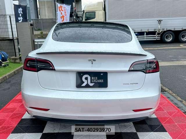 Tesla MODEL 3 2021-03 7820731-10
