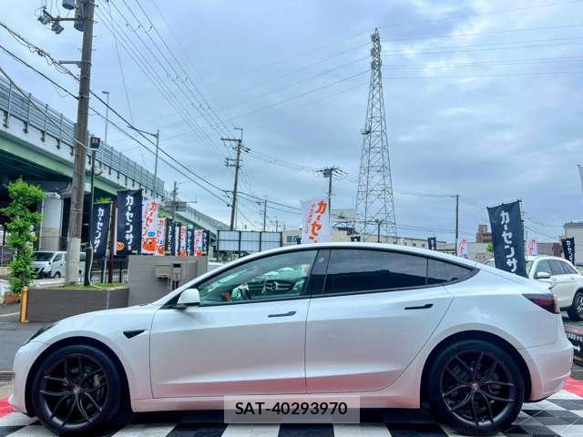 Tesla MODEL 3 2021-03 7820731-12