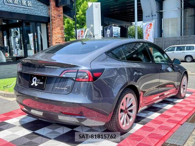 Tesla MODEL 3 2021-05 7820733-9