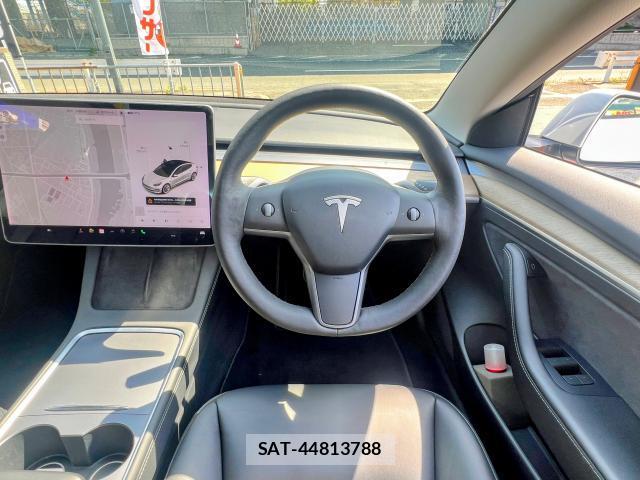 Tesla MODEL 3 2021-05 7820734-16