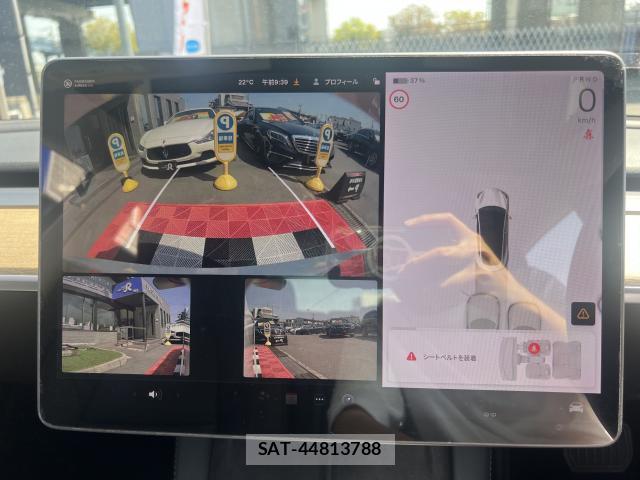 Tesla MODEL 3 2021-05 7820734-17