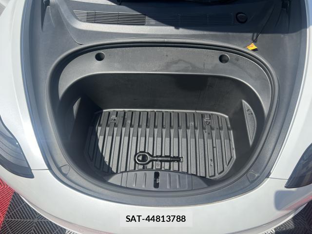 Tesla MODEL 3 2021-05 7820734-18
